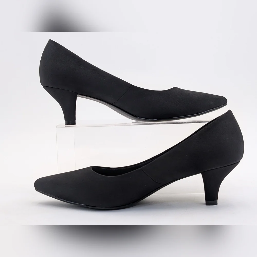 Coach and Four Women Sz 9 Satin Black Cushioned Round Toe Slip-In Mid-Heel Pumps